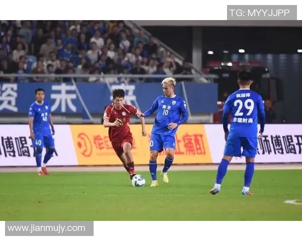 中国足球明星回归引发热议球迷期待重燃激情与荣耀之路