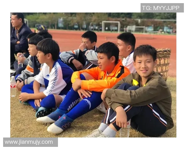 义乌足球明星风采展现球场上的璀璨之星与激情瞬间
